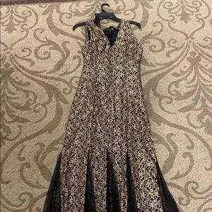 Women’s gold sparkle dress
